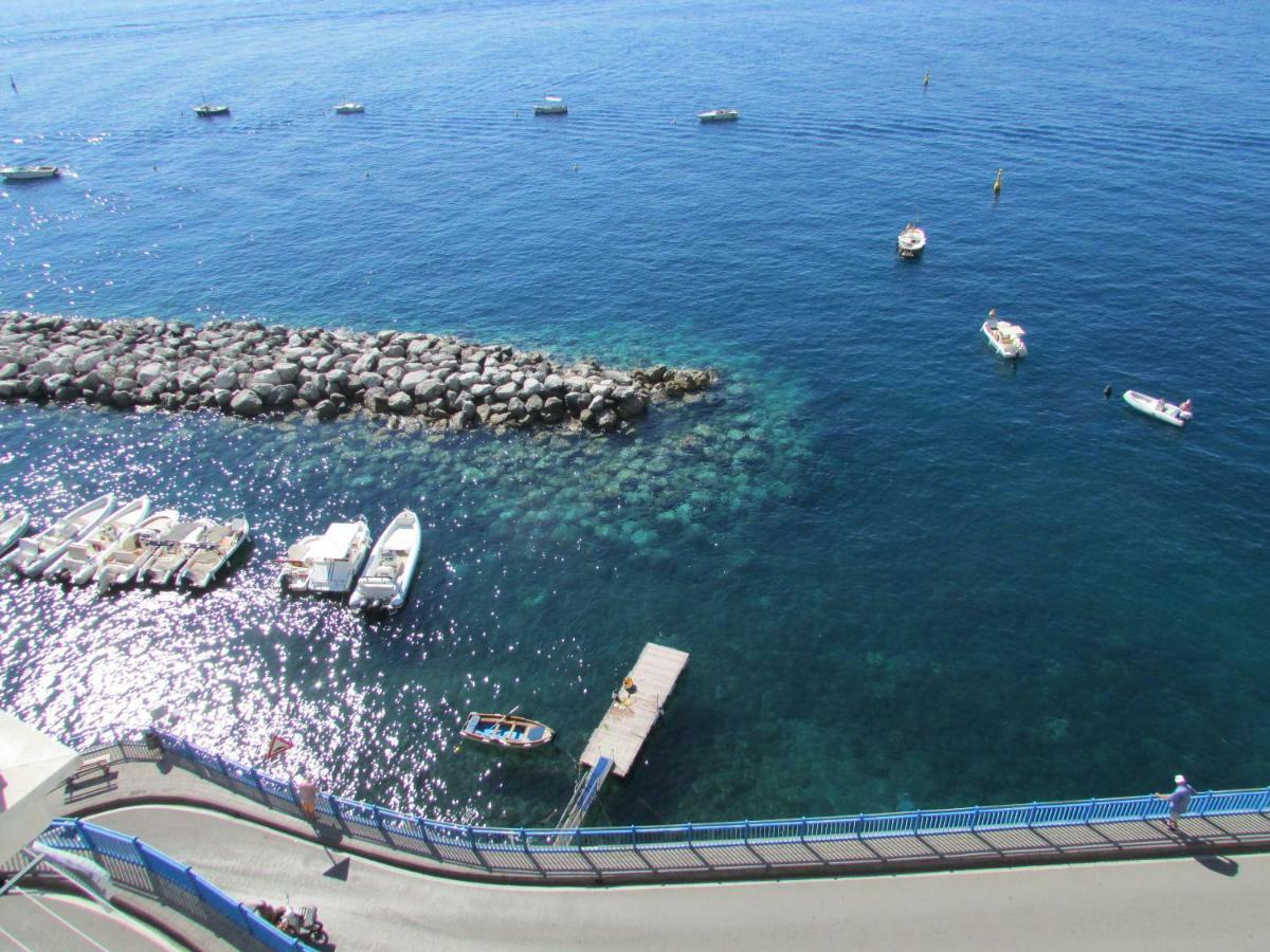 Domus Claudia Hotel Atrani Buitenkant foto